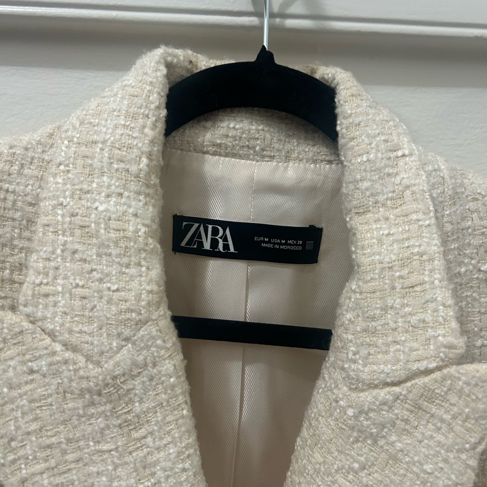 ZARA Cream Tweed Double-Breasted Blazer with Gold Buttons - Picture 2 of 2